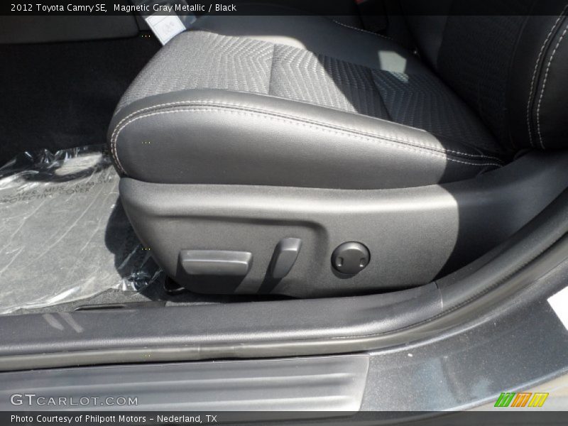 Magnetic Gray Metallic / Black 2012 Toyota Camry SE
