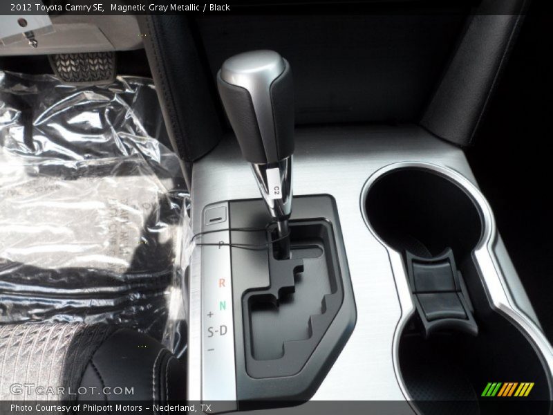 Magnetic Gray Metallic / Black 2012 Toyota Camry SE