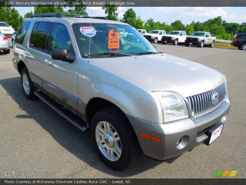 Silver Birch Metallic / Midnight Grey 2005 Mercury Mountaineer V6 AWD