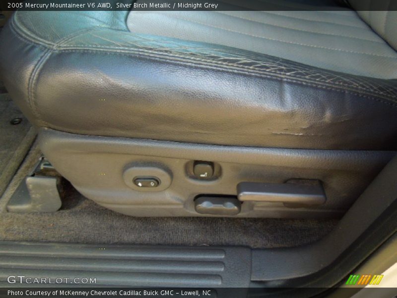 Silver Birch Metallic / Midnight Grey 2005 Mercury Mountaineer V6 AWD
