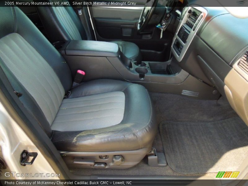 Silver Birch Metallic / Midnight Grey 2005 Mercury Mountaineer V6 AWD