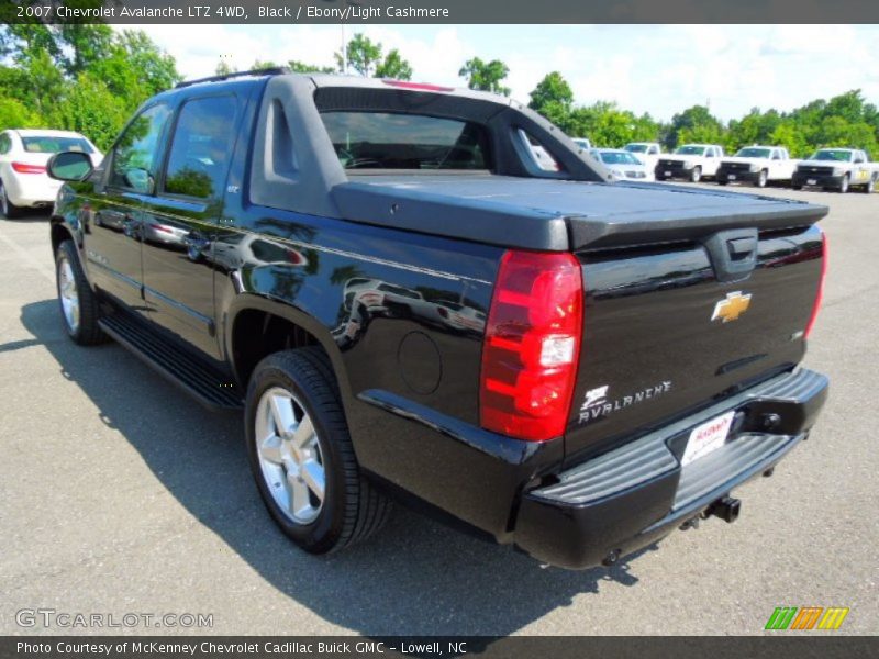 Black / Ebony/Light Cashmere 2007 Chevrolet Avalanche LTZ 4WD