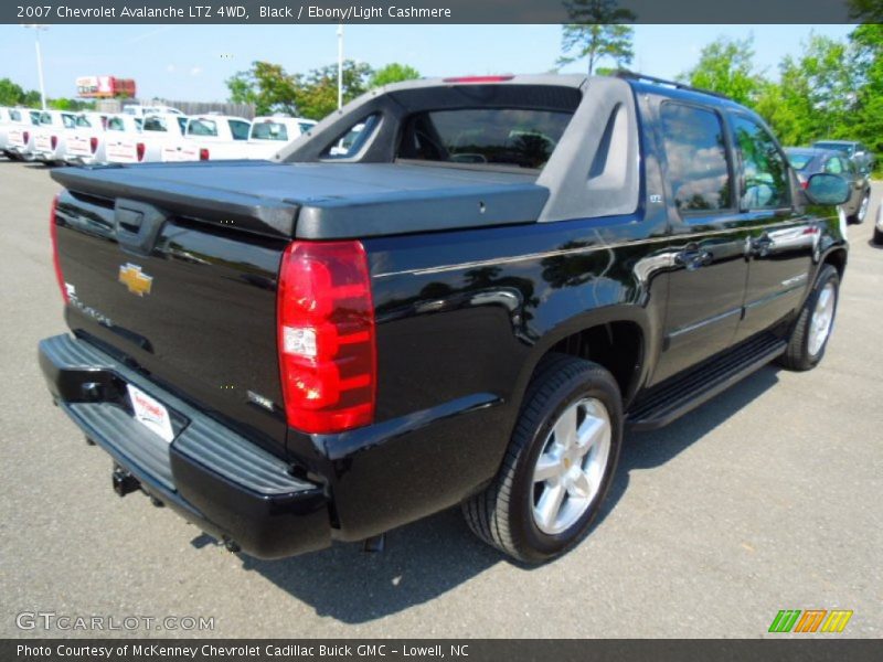 Black / Ebony/Light Cashmere 2007 Chevrolet Avalanche LTZ 4WD