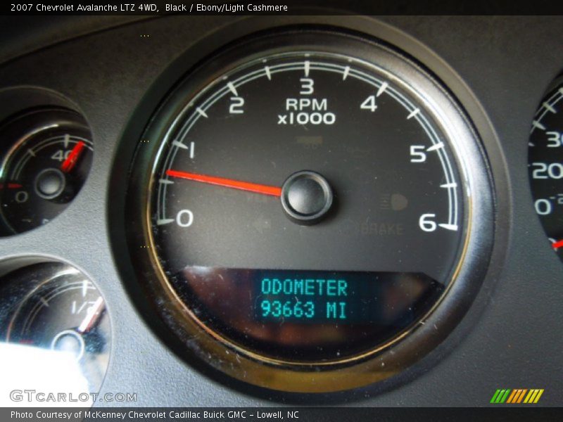 Black / Ebony/Light Cashmere 2007 Chevrolet Avalanche LTZ 4WD