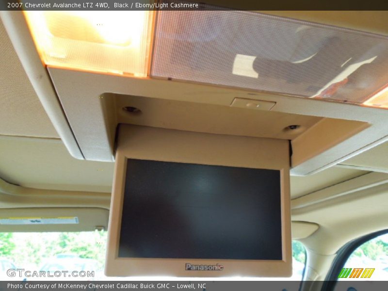 Black / Ebony/Light Cashmere 2007 Chevrolet Avalanche LTZ 4WD
