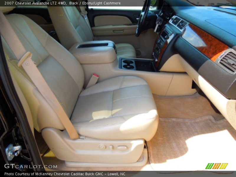 Black / Ebony/Light Cashmere 2007 Chevrolet Avalanche LTZ 4WD
