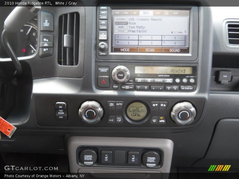White / Gray 2010 Honda Ridgeline RTL