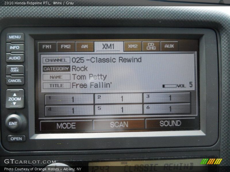 White / Gray 2010 Honda Ridgeline RTL