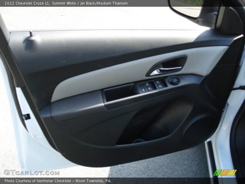 Summit White / Jet Black/Medium Titanium 2012 Chevrolet Cruze LS