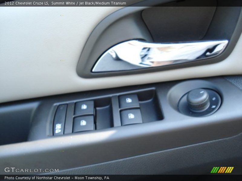 Summit White / Jet Black/Medium Titanium 2012 Chevrolet Cruze LS