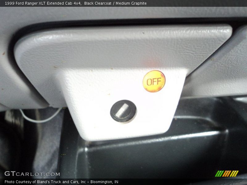 Black Clearcoat / Medium Graphite 1999 Ford Ranger XLT Extended Cab 4x4