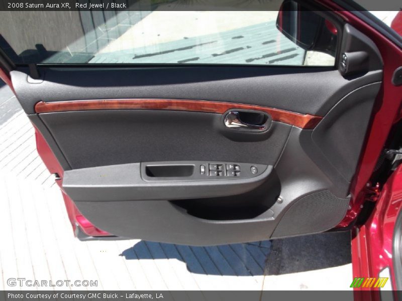 Red Jewel / Black 2008 Saturn Aura XR