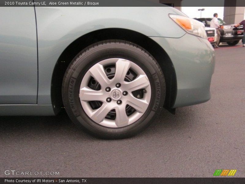 Aloe Green Metallic / Bisque 2010 Toyota Camry LE