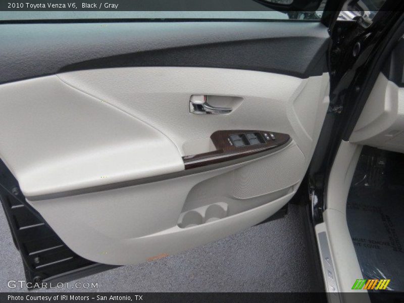 Black / Gray 2010 Toyota Venza V6