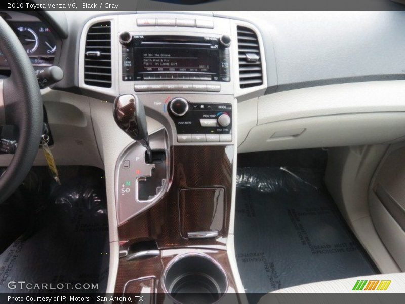 Black / Gray 2010 Toyota Venza V6