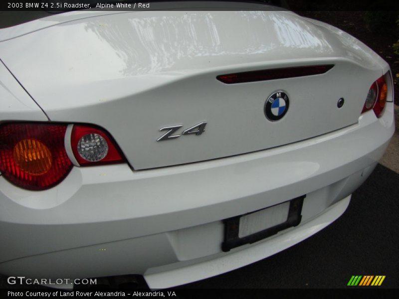 Alpine White / Red 2003 BMW Z4 2.5i Roadster