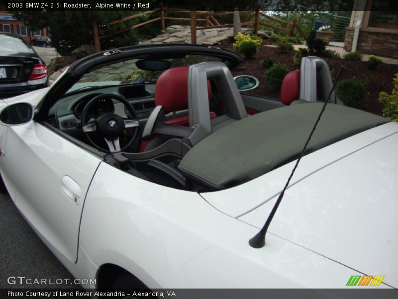 Alpine White / Red 2003 BMW Z4 2.5i Roadster