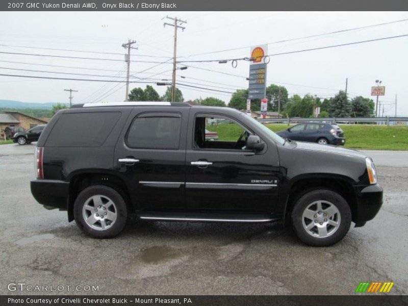 Onyx Black / Ebony Black 2007 GMC Yukon Denali AWD