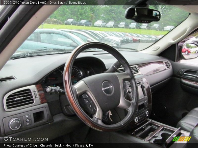 Onyx Black / Ebony Black 2007 GMC Yukon Denali AWD