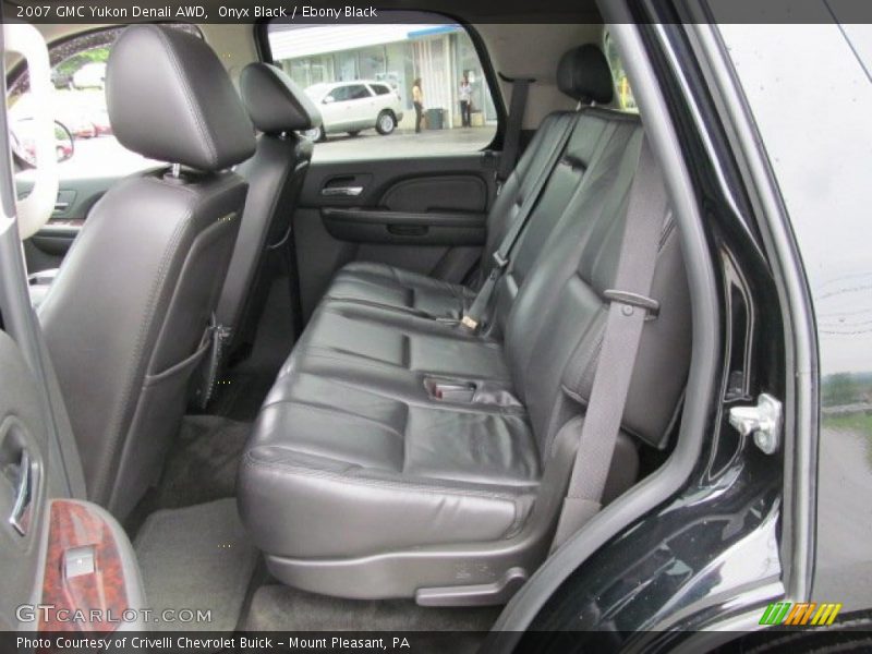 Onyx Black / Ebony Black 2007 GMC Yukon Denali AWD