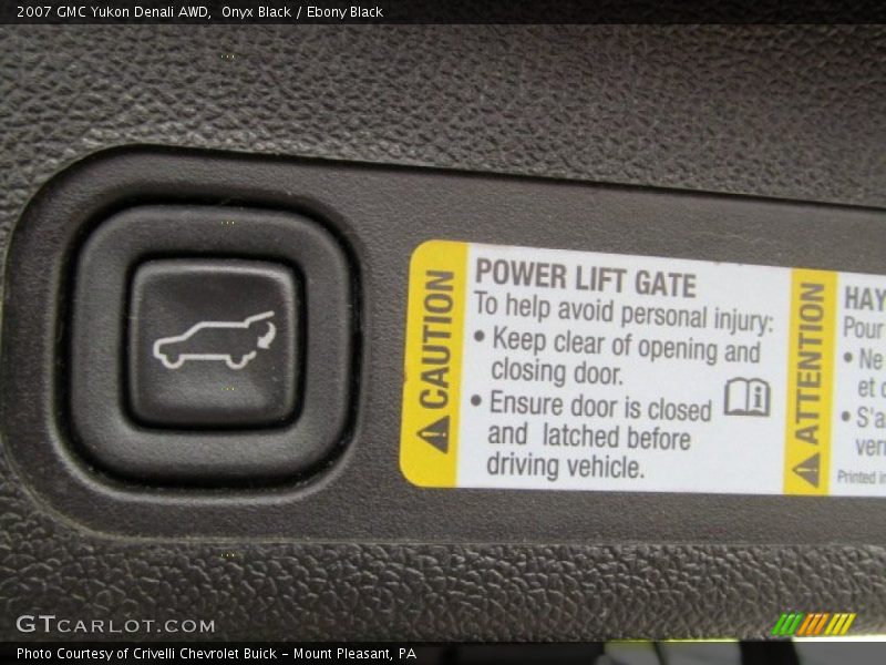 Onyx Black / Ebony Black 2007 GMC Yukon Denali AWD