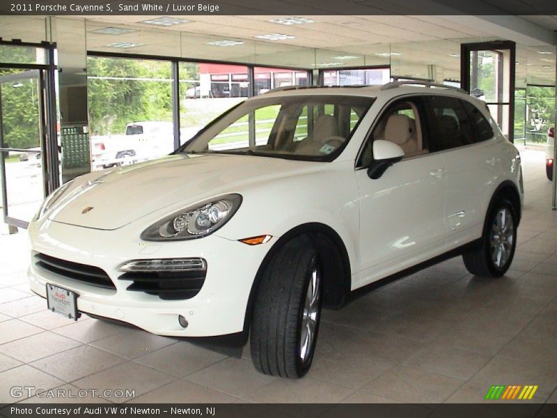 Sand White / Luxor Beige 2011 Porsche Cayenne S