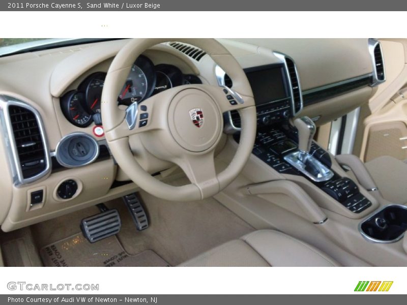 Sand White / Luxor Beige 2011 Porsche Cayenne S