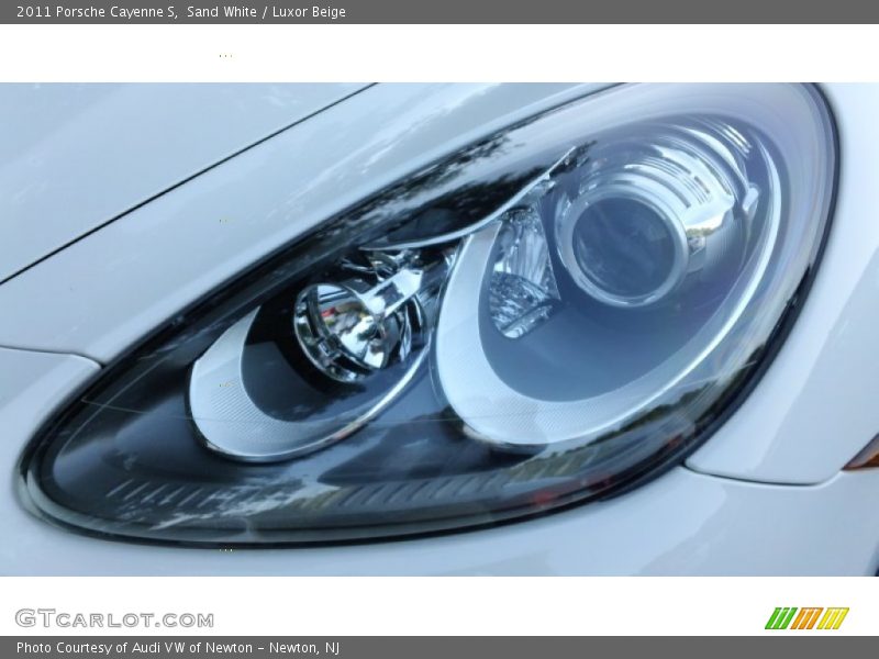 Sand White / Luxor Beige 2011 Porsche Cayenne S