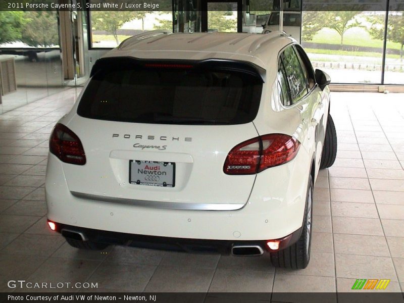 Sand White / Luxor Beige 2011 Porsche Cayenne S