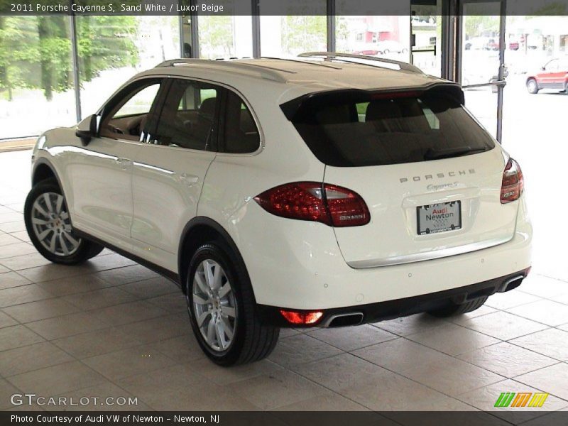 Sand White / Luxor Beige 2011 Porsche Cayenne S