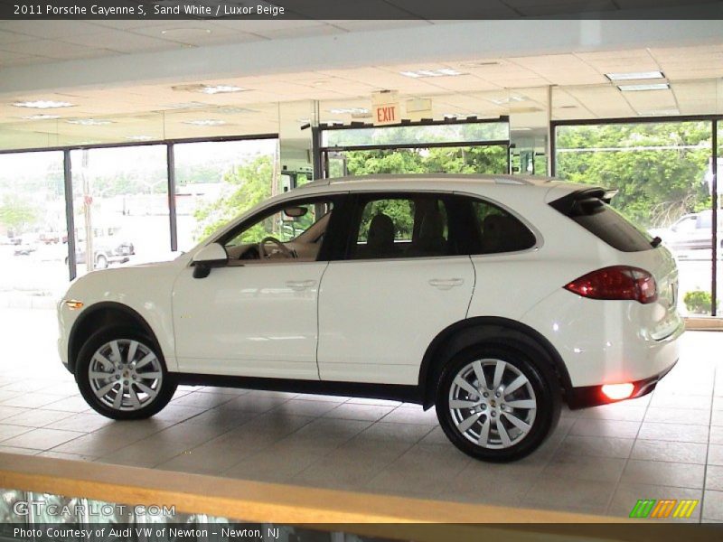 Sand White / Luxor Beige 2011 Porsche Cayenne S