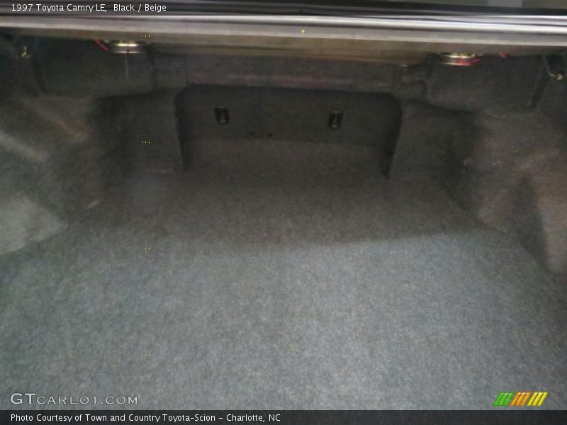 Black / Beige 1997 Toyota Camry LE