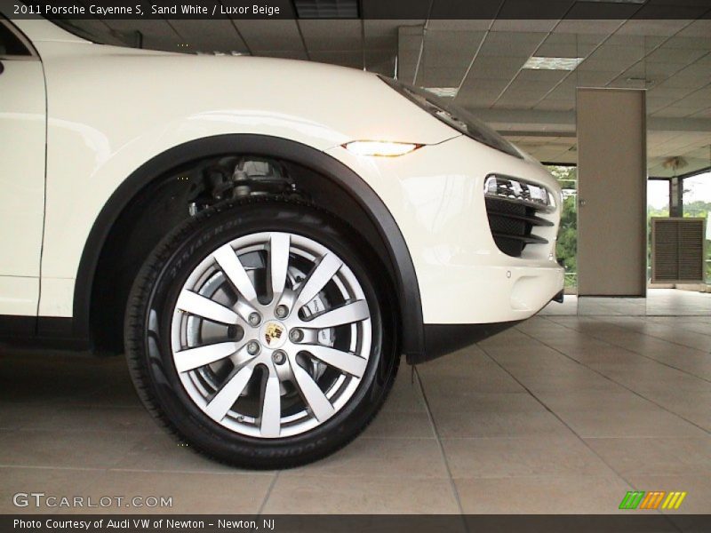 Sand White / Luxor Beige 2011 Porsche Cayenne S