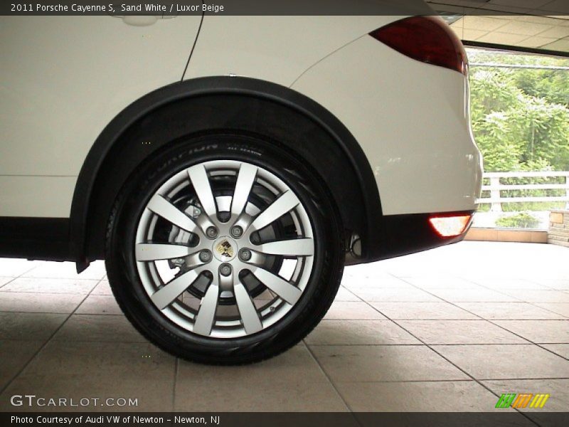 Sand White / Luxor Beige 2011 Porsche Cayenne S