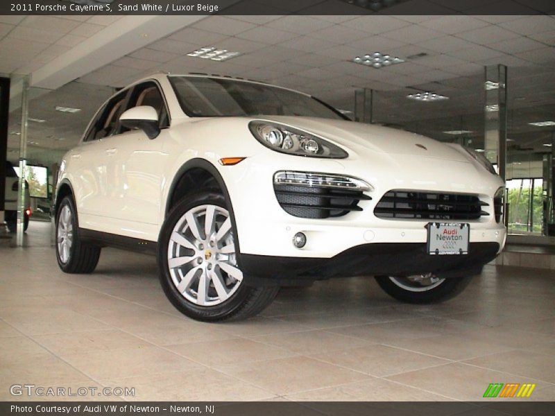Sand White / Luxor Beige 2011 Porsche Cayenne S