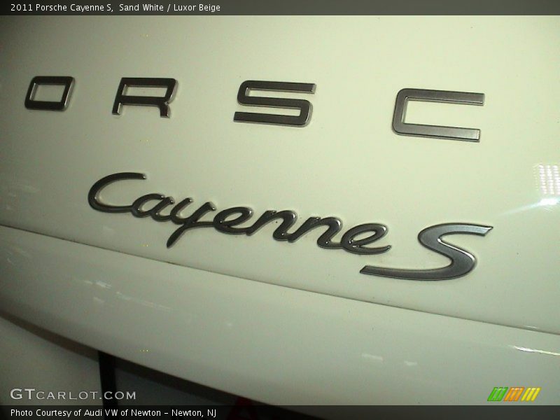Sand White / Luxor Beige 2011 Porsche Cayenne S