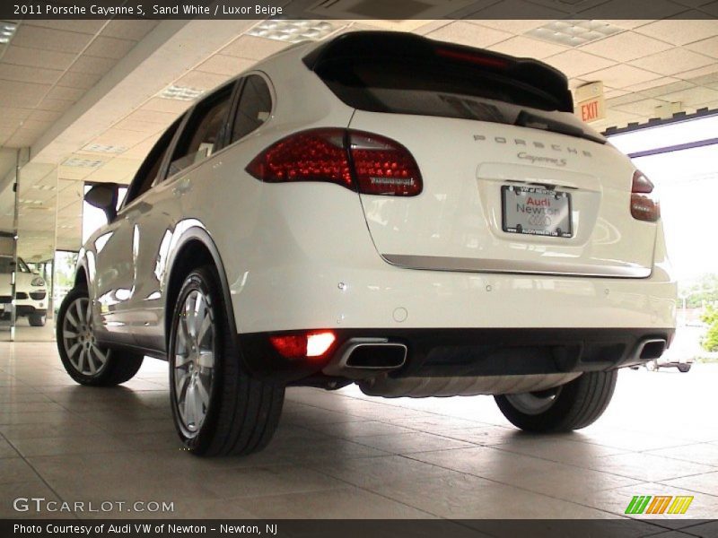 Sand White / Luxor Beige 2011 Porsche Cayenne S