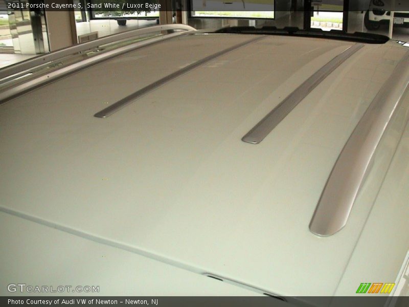 Sand White / Luxor Beige 2011 Porsche Cayenne S