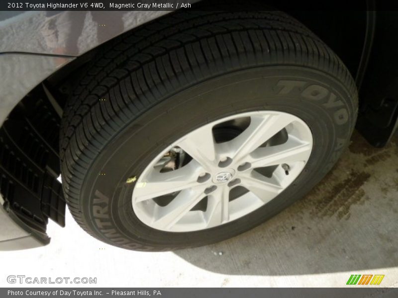Magnetic Gray Metallic / Ash 2012 Toyota Highlander V6 4WD