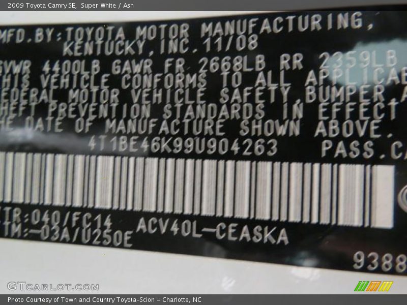 Super White / Ash 2009 Toyota Camry SE