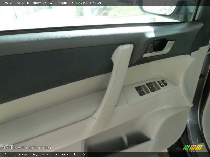 Magnetic Gray Metallic / Ash 2012 Toyota Highlander V6 4WD