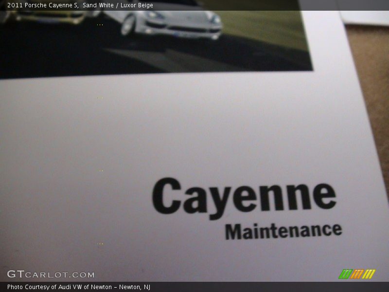 Sand White / Luxor Beige 2011 Porsche Cayenne S