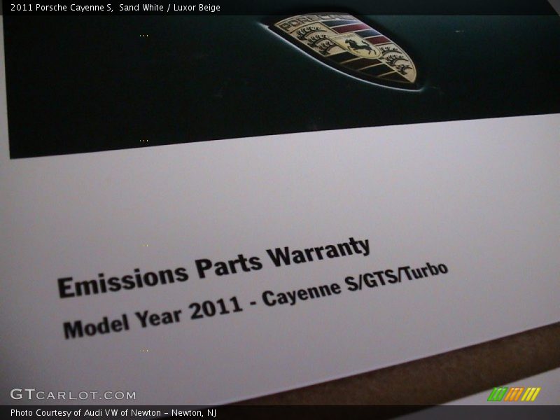Sand White / Luxor Beige 2011 Porsche Cayenne S