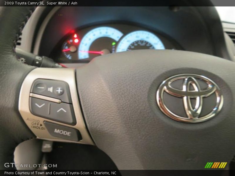 Super White / Ash 2009 Toyota Camry SE