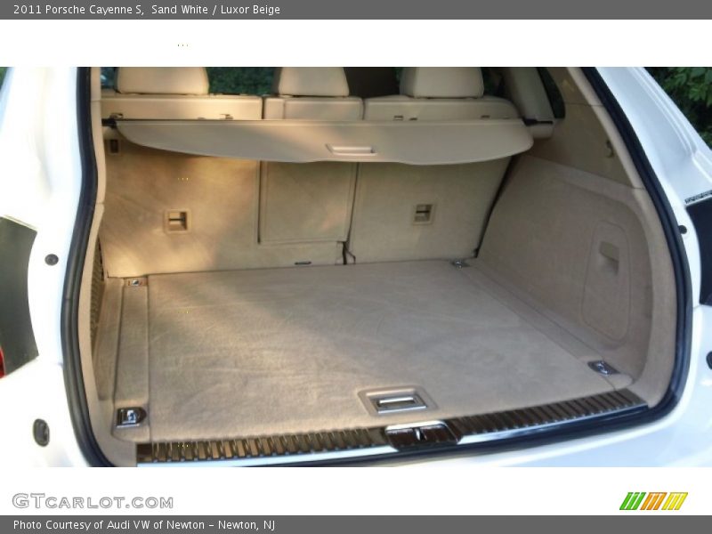 Sand White / Luxor Beige 2011 Porsche Cayenne S