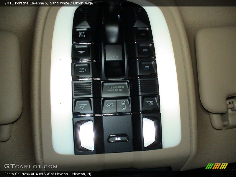 Sand White / Luxor Beige 2011 Porsche Cayenne S