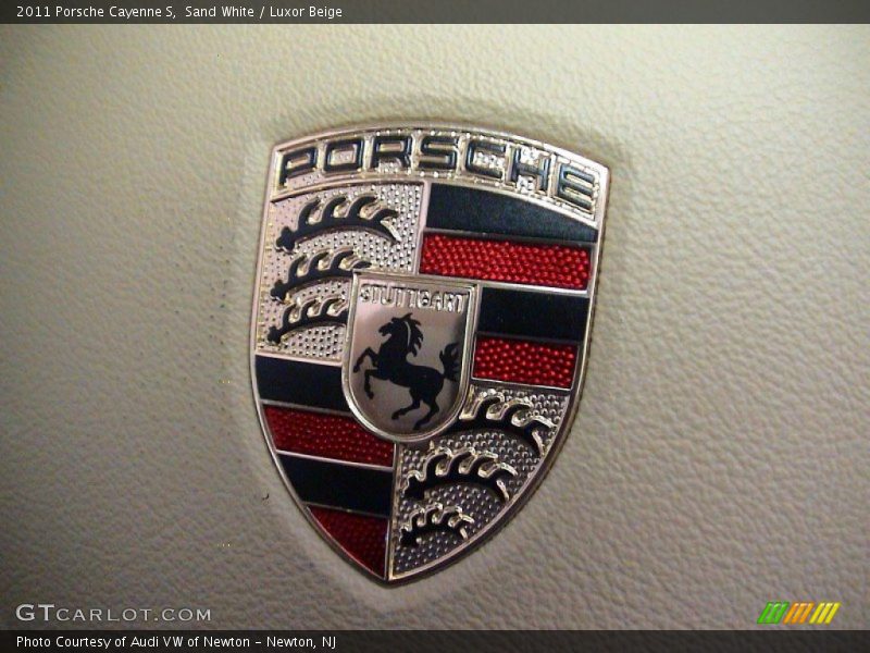 Sand White / Luxor Beige 2011 Porsche Cayenne S