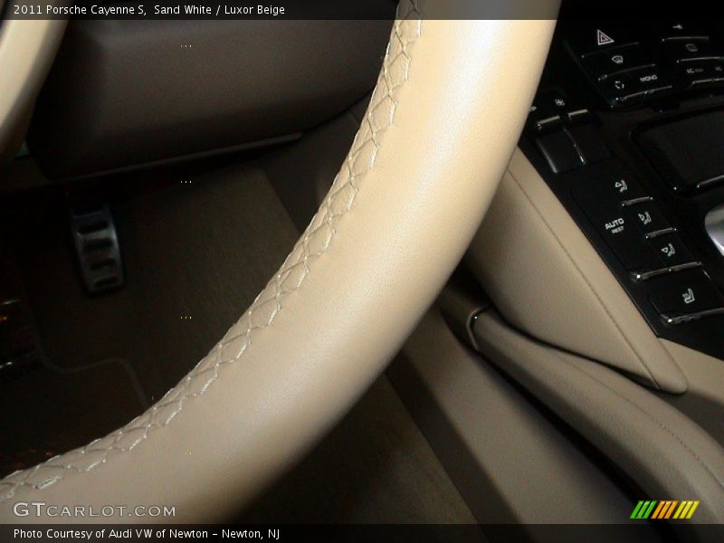 Sand White / Luxor Beige 2011 Porsche Cayenne S