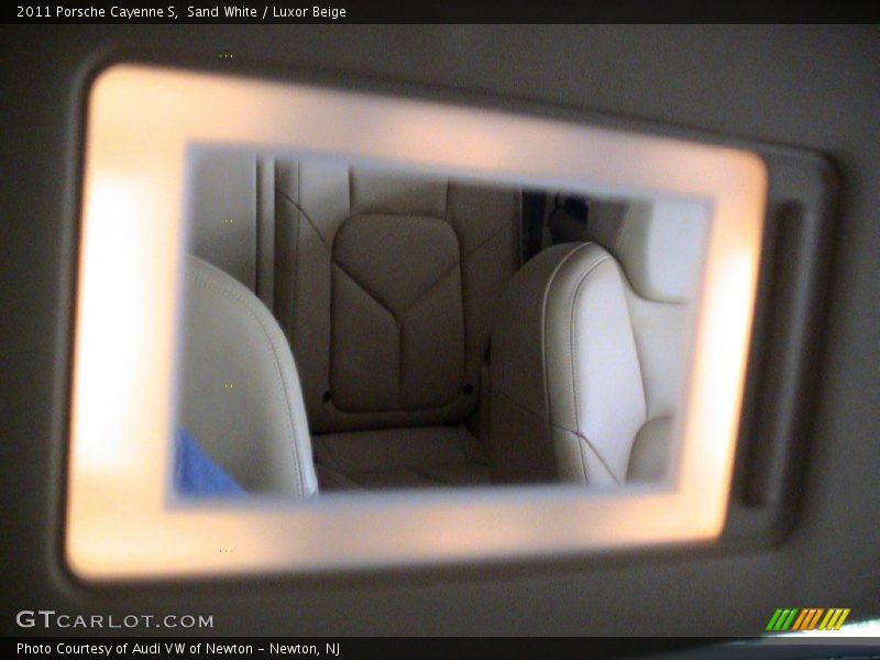 Sand White / Luxor Beige 2011 Porsche Cayenne S