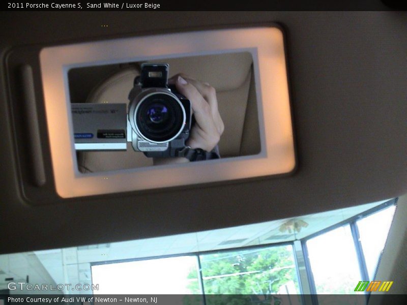 Sand White / Luxor Beige 2011 Porsche Cayenne S